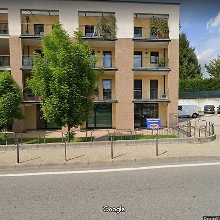Apartment Victoria, Cozy Studio Flat Near Leonardo Academy Sesto Calende Bagian luar foto
